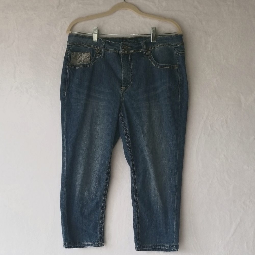 Royalty YMI Women's Mid Rise Cropped Capri Jeans‎ Size 12